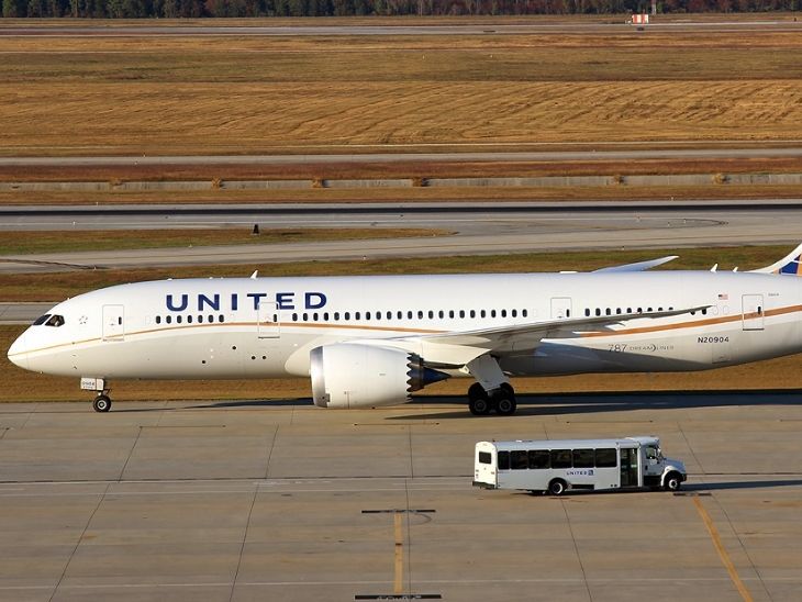 Us flight engine failure crisis; Boeing 787 Dreamlineer | Mayday | Boeing aircraft engine malfunction in the US: Pilot sent emergency messages from 5000 feet; This plane crashed in Ahmedabad
